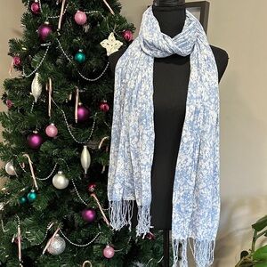 *H&M* Blue x White Floral Tassel Fashion Scarf